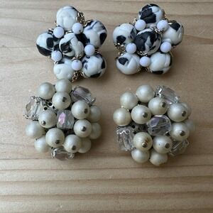 VTG 2 Pairs Flower Earrings 1 Inch Clip Beaded Faux‎ Pearl Cluster Japan MCM